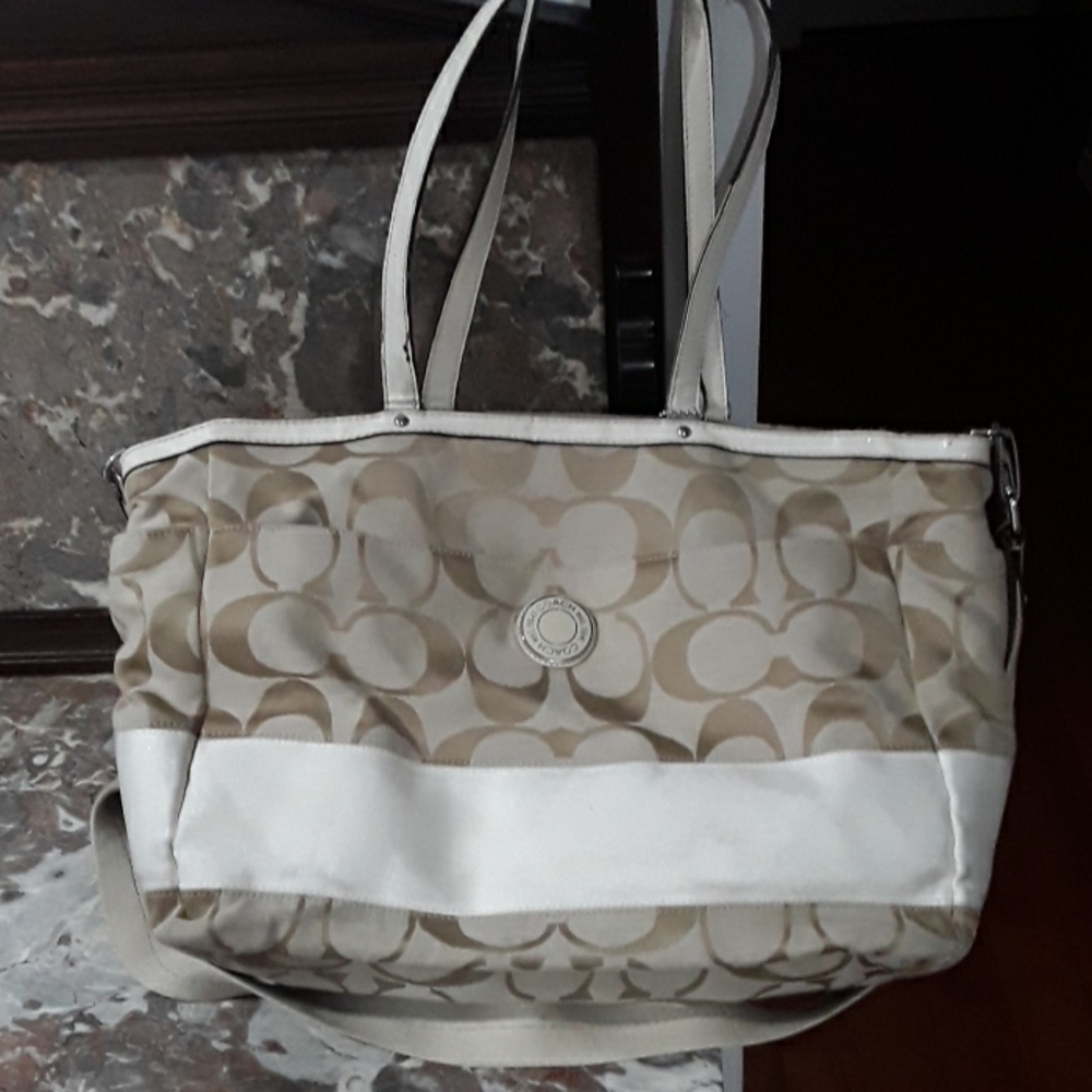 Coach diaper bag/beach bag/bag that fits EVERYTHIN
